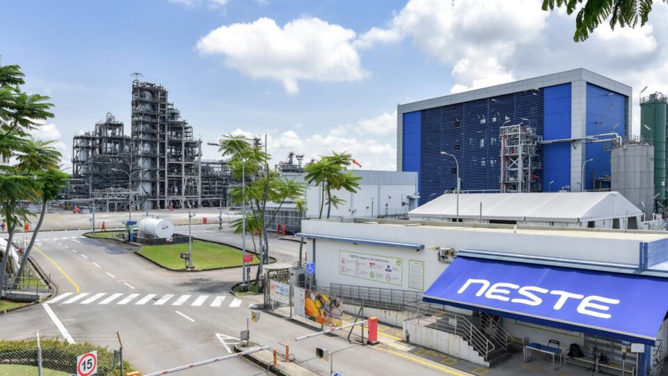 Neste's refinery in Singapore is the world's largest SAF production facility. Photo: Liping Mian / Neste